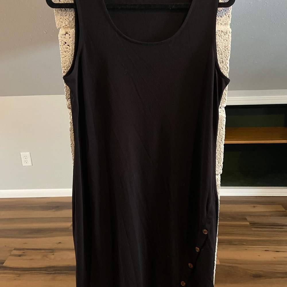 Black Sleeveless Midi Dress